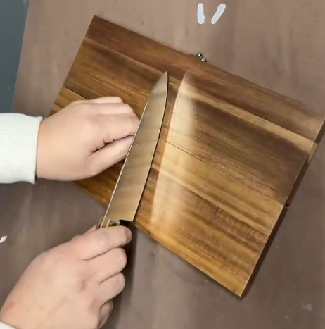 Set Tout-en-Un : Couteau de Chef Natural  Kitchen et  Planche Intégrée (Gravure et livraison offerte)