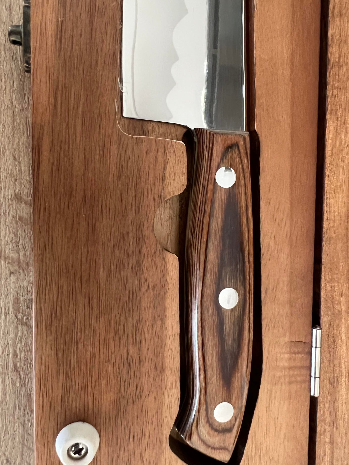 Set Tout-en-Un : Couteau de Chef Natural  Kitchen et  Planche Intégrée (Gravure et livraison offerte)