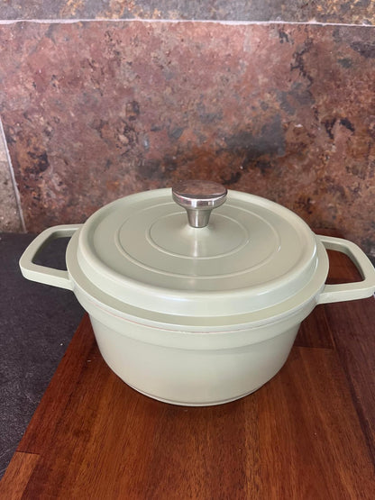 Cocotte Émaillée - Collection Signature tout feux