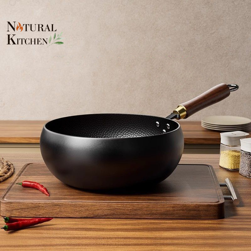 Véritable Wok traditionnel japonais - Poèle en  Fonte  - Spécial Induction & Tous Feux - livraison offerte